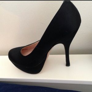 Steve Madden high heels-- leather lining